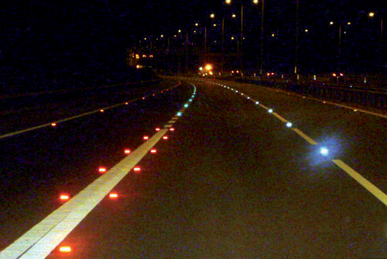 Are There Different Colors of Reflective Studs on Motorways?